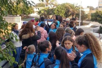 La  carroza anunciadora del Carnaval recorrió este miércoles el centro de la ciudad (Foto TA)